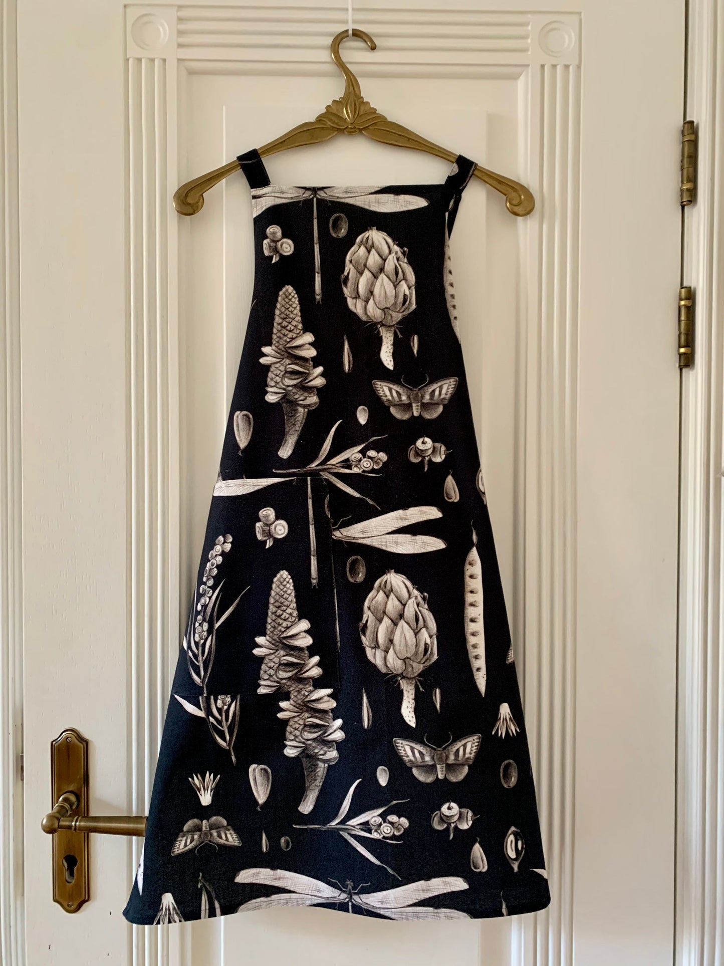 Ladies' Apron Simple, S-L Size, 100% Cotton, Printed | Seeds Carbon