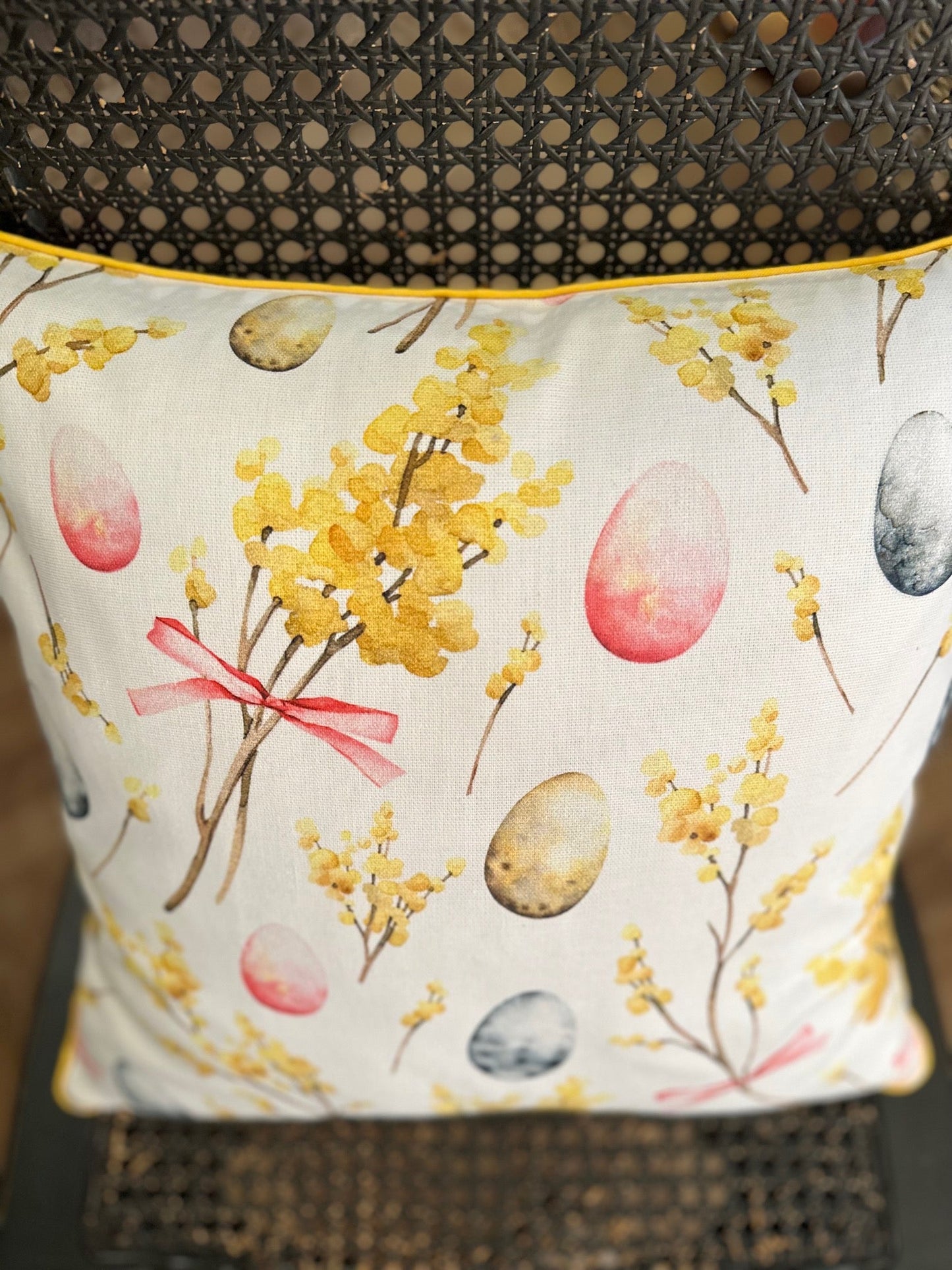 Pillowcase Deco | Happy Easter